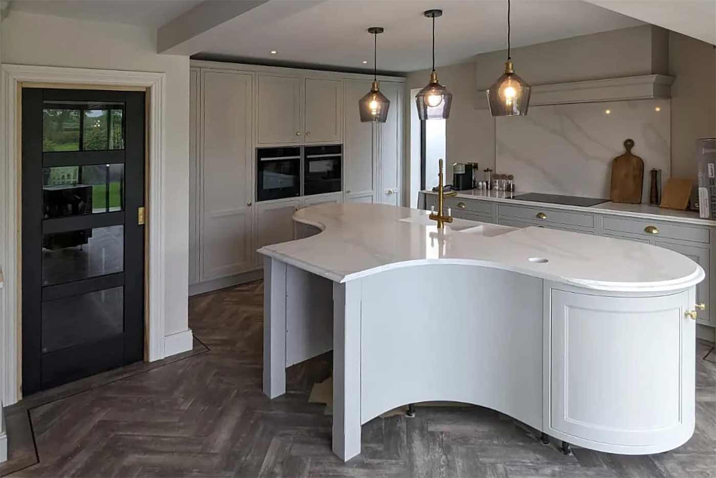 A newly installed kitchen by Prima Construction, professional kitchen fitters in Stockport.